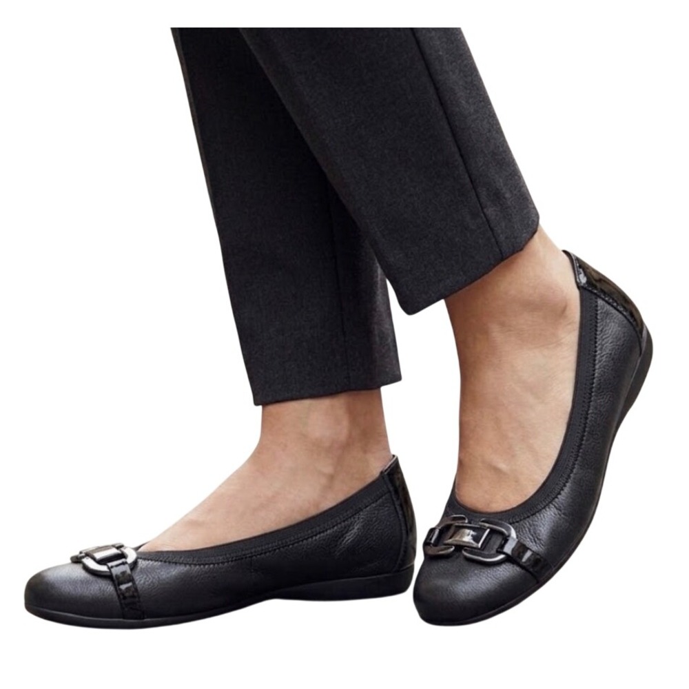 Munro American Black Leather Ballet Flats Buckle Patent Detail 5.5M